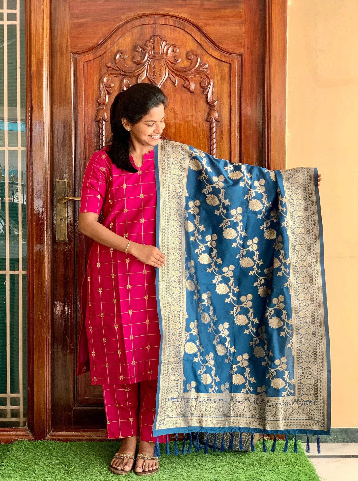 Pink Zari - Ethnic suit set