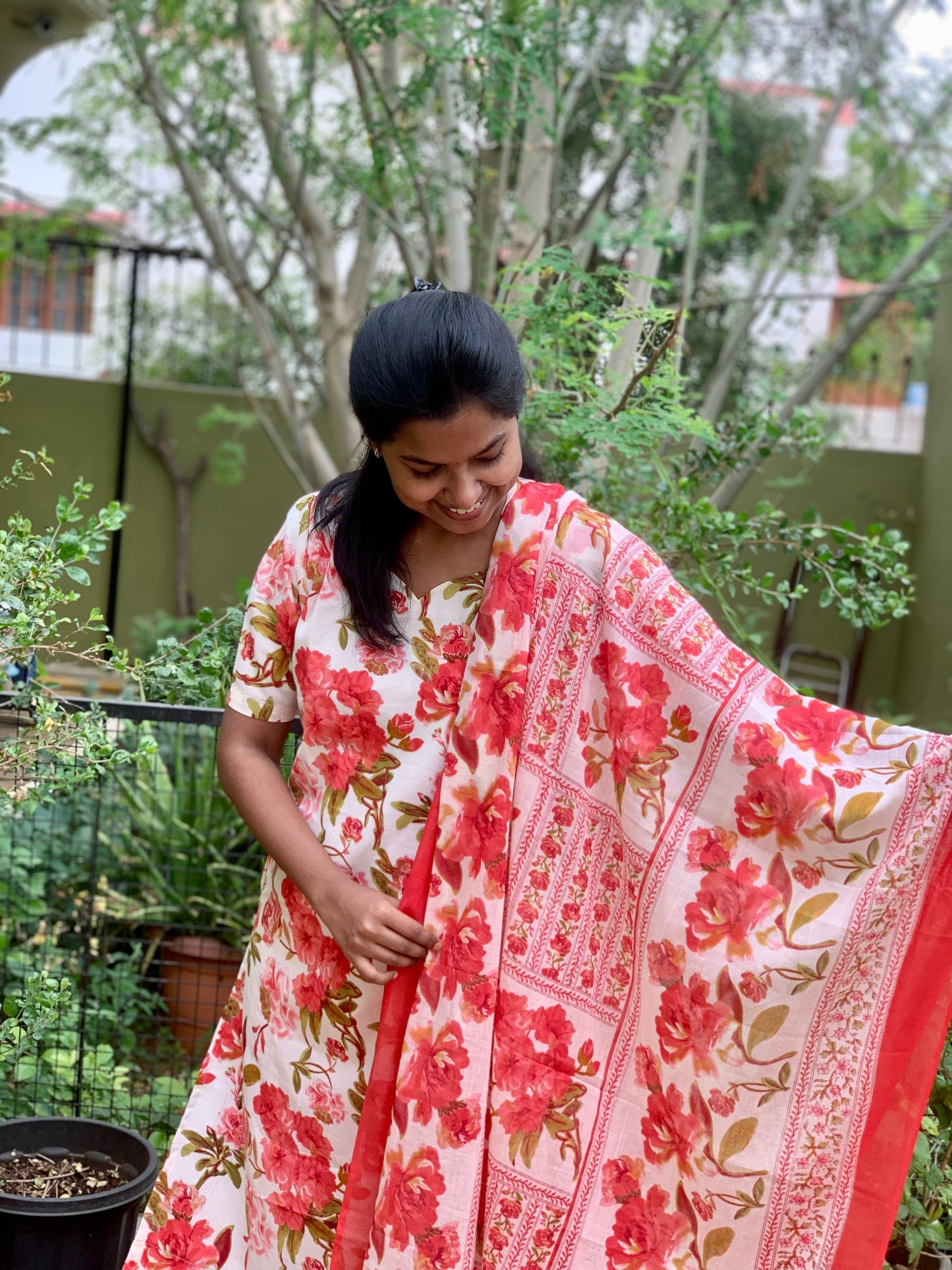 Red rose - ⁠Top and dupatta set